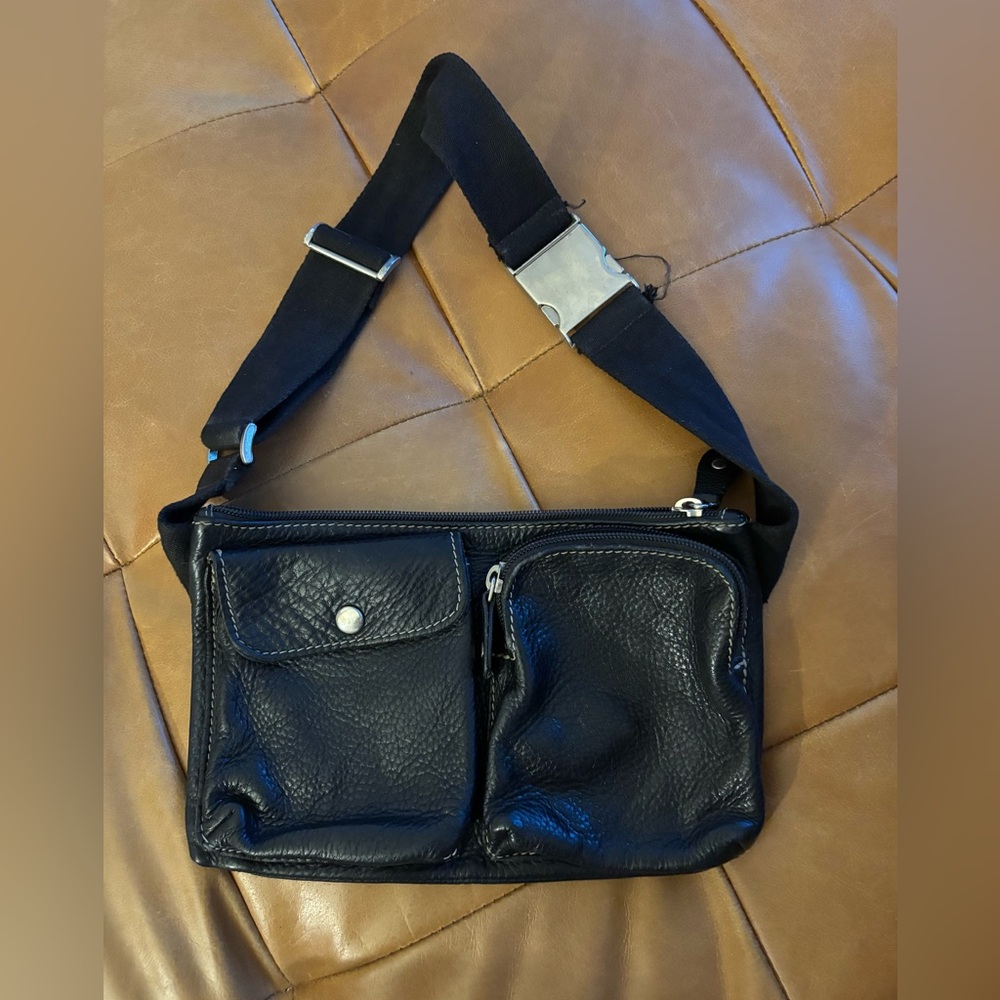 Roots Leather Village Tribe Fanny Pack Waist Belt Bag Black Pebbled Leather